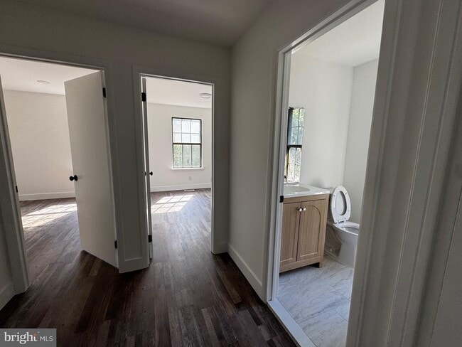 Building Photo - 633 Foxton Ct