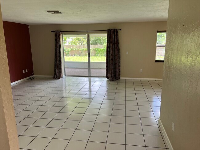 Foto del edificio - 13457 2nd St