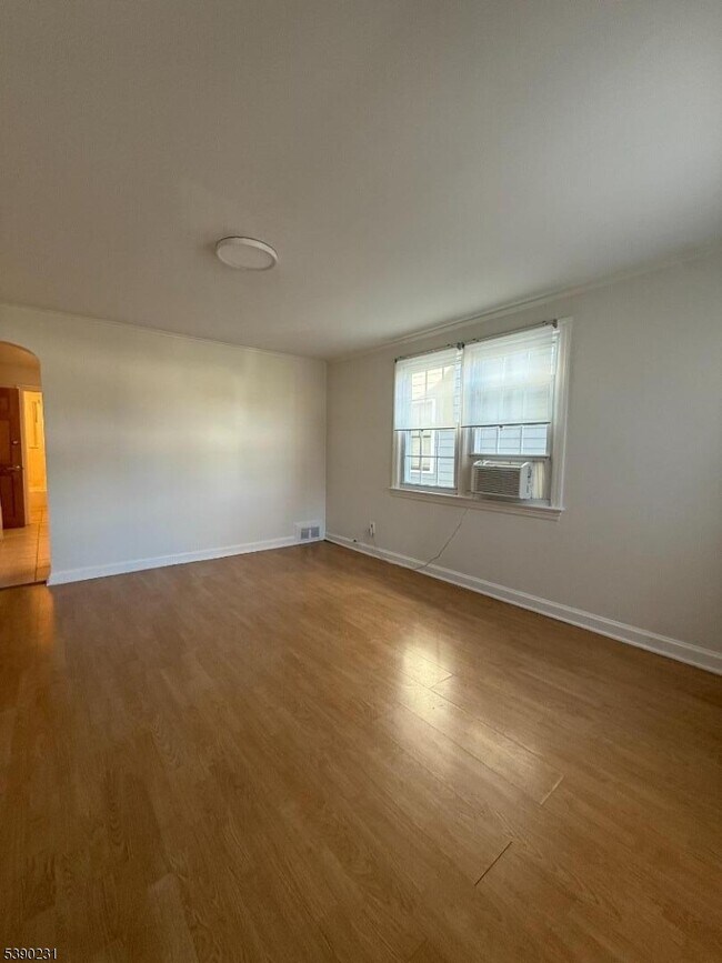 Foto del edificio - 74 Caldwell Pl