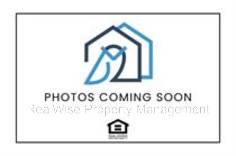 Building Photo - 725 NE Negus Pl