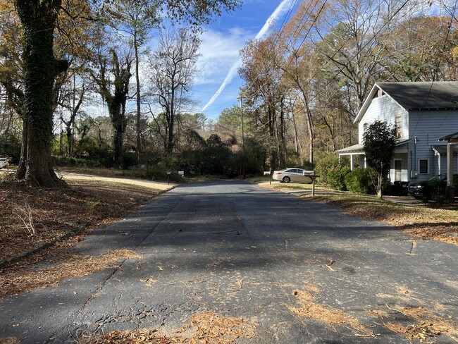 Building Photo - 1903 Chattahoochee Pl