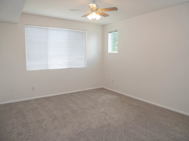 Building Photo - 16848 E Gunnison Dr