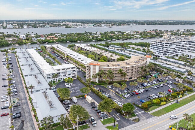 Contexto - Southgate Condominium Association