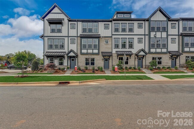 Building Photo - 411 Jetton St