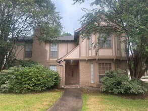 Building Photo - 14802 Sagamore Hills Dr