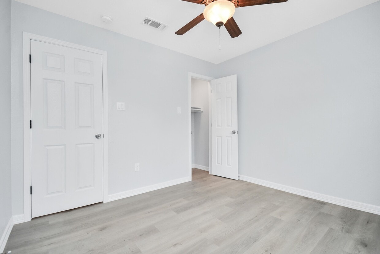 Foto del edificio - 8595 Parkway Dr