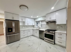 Building Photo - 150-31-150-22 22nd Ave