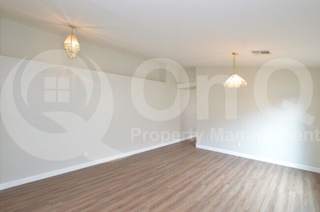 Building Photo - 1186 E Cottonwood Rd