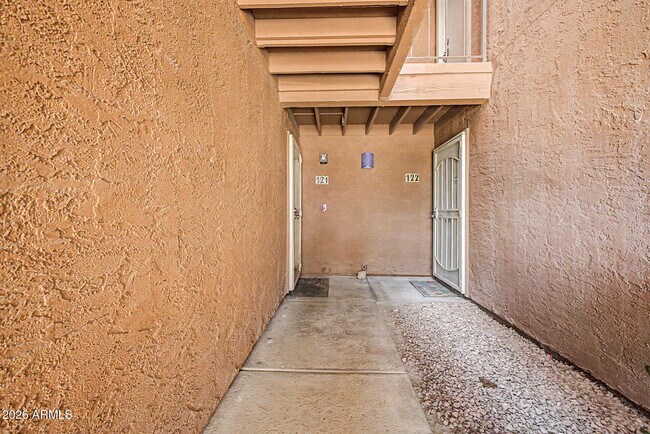 Foto del edificio - 4704 E Paradise Village Pkwy N