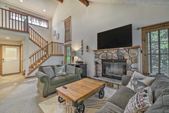 Foto del edificio - 337 Poplar Ct