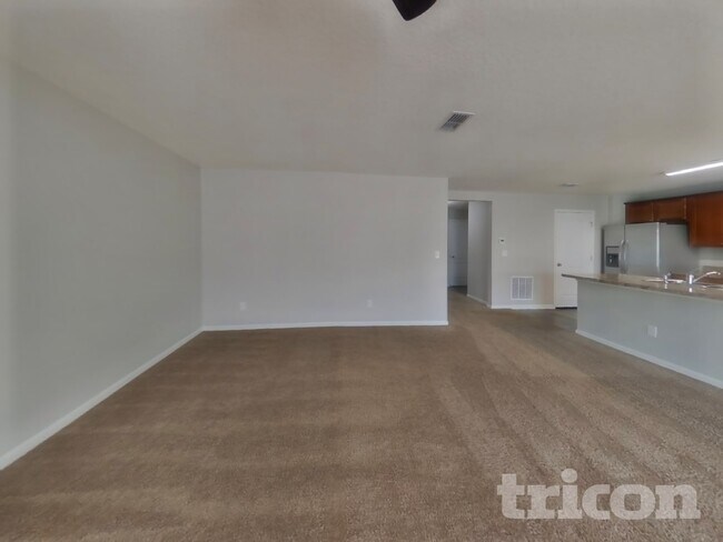 Foto del edificio - 464 Harley Dr