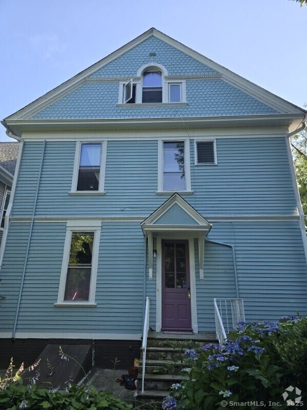 Building Photo - 183 Lawrence St
