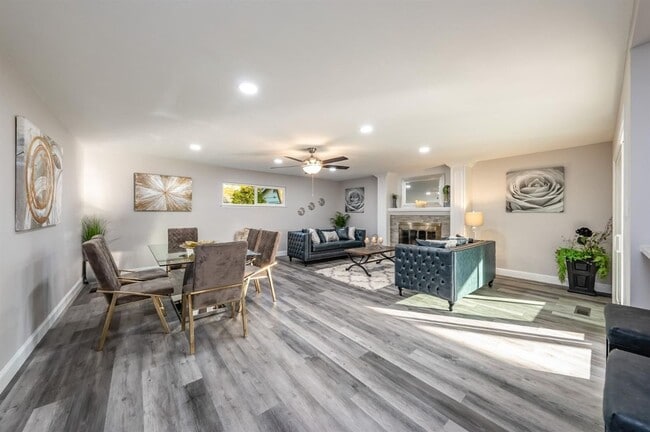 Building Photo - Prime location at its finest! 3 bedroom / ...