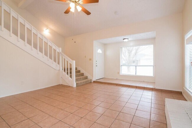 Foto del edificio - 10618 Plum Lake Dr