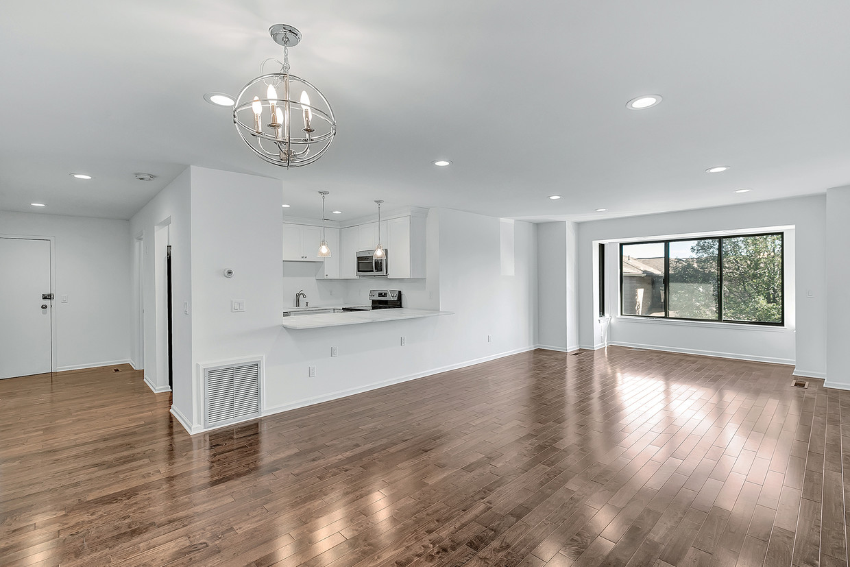 Primary Photo - 350 Grovers Ave