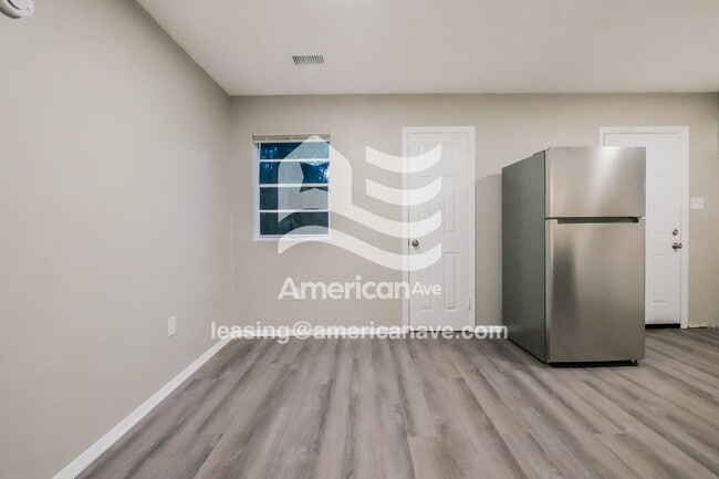 Building Photo - 309 Johns Rd