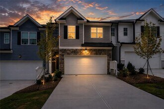 Building Photo - 21 Berryville Dr