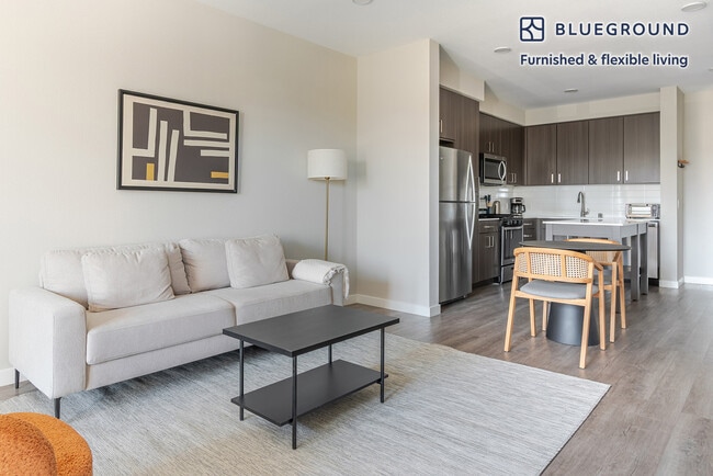 Building Photo - 3560 Rambla Pl