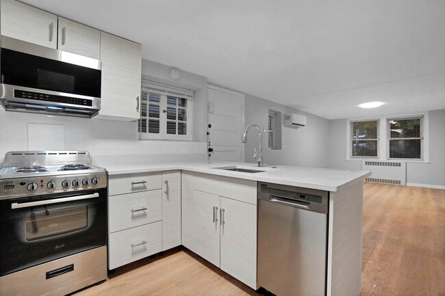 Photo - 3723 N Whipple St Apartments