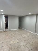 Building Photo - 5 S Wickham Rd