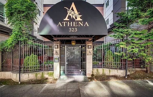 Foto principal - 323 Queen Anne Ave N