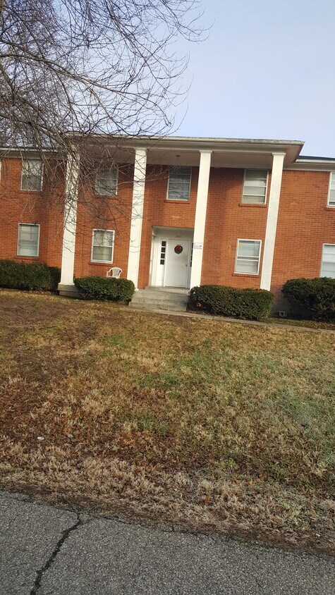 Primary Photo - 2001 Appleton Ln