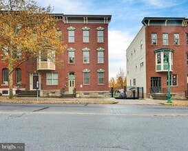 Building Photo - 1020 Penn St