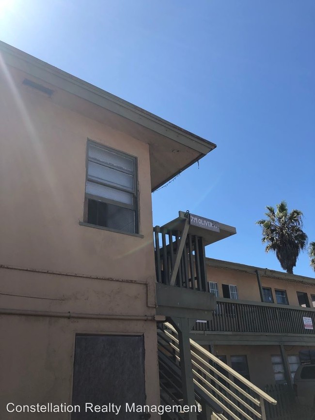Foto del edificio - 711-721 Oliver Ave