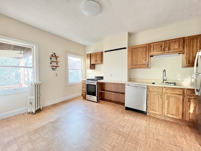 Building Photo - 36 Eustis St