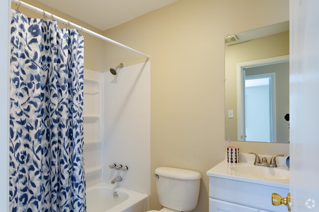1BR, 1BA - Carriage House Apartments