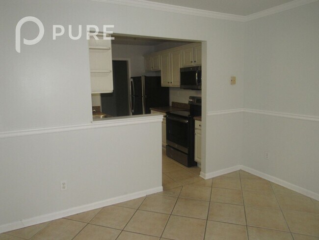 Building Photo - 1 Month Free with 13 Month Lease! 6248 Cre...
