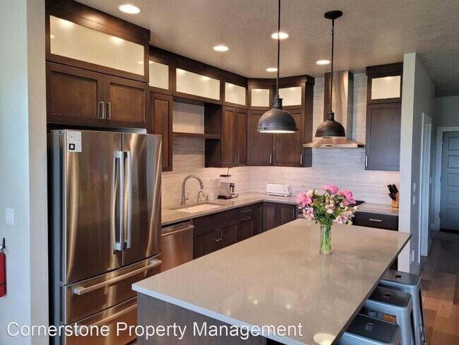 Building Photo - 3 br, 2 bath House - 455 E. Crest Ridge Dr.