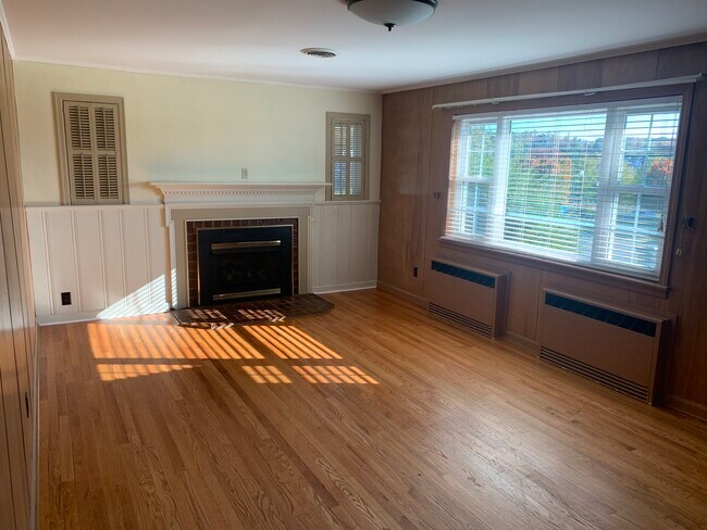 Foto del edificio - 1403 W 5th St