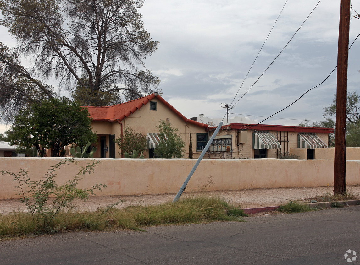 Foto del edificio - 1663-1665 E 9th St