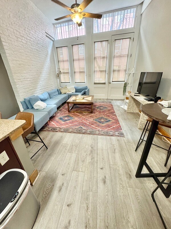 Building Photo - 114 Virginia St