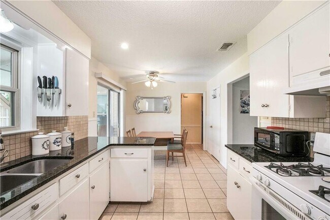 Building Photo - 8403 Whittman Cove