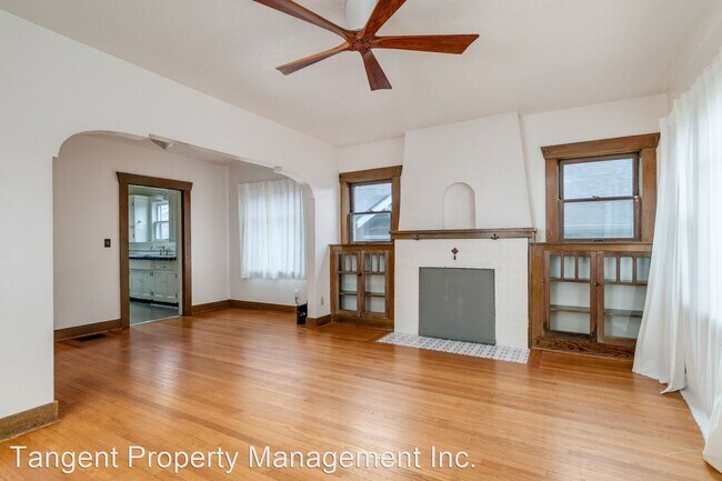 Foto del edificio - 3 br, 1 bath House - 4825 SE 65th Avenue, ...