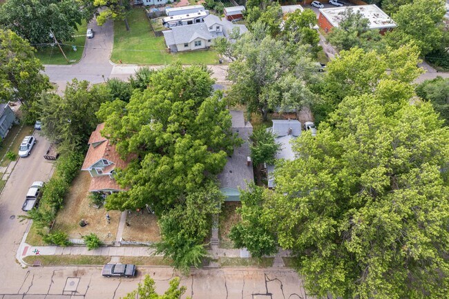 Foto del edificio - 631 SW Lindenwood Ave
