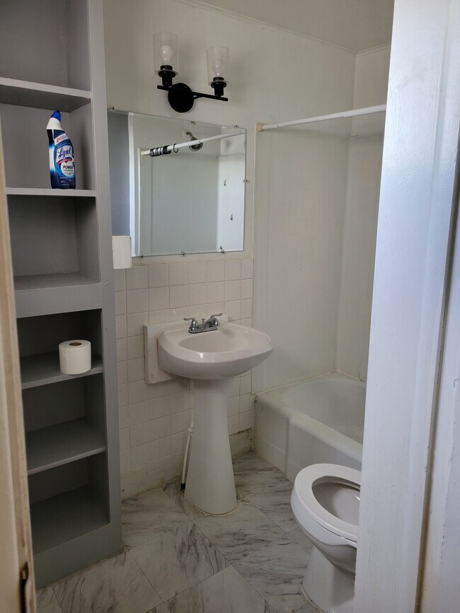 108 Pearl St Unit 3, Medina, NY 14103 Apartments in Medina, NY