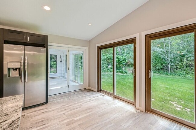 Building Photo - 14150 Rolling Oaks Circle NE, Prior Lake, ...