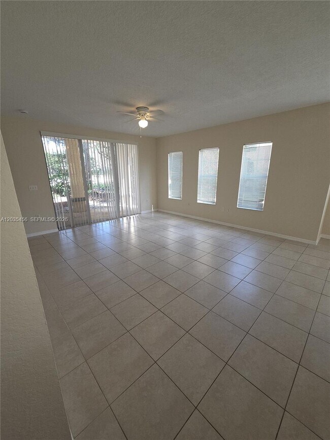 Building Photo - 2500 Centergate Dr
