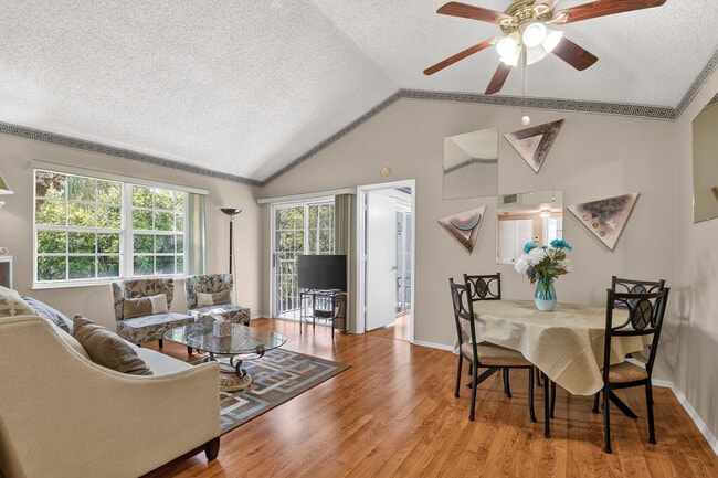 Foto del edificio - 1606 SE Green Acres Cir