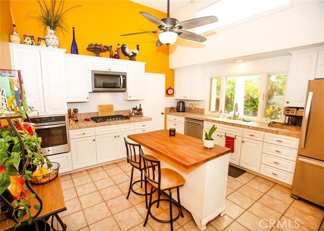 Foto del edificio - 22541 Lake Forest Ln