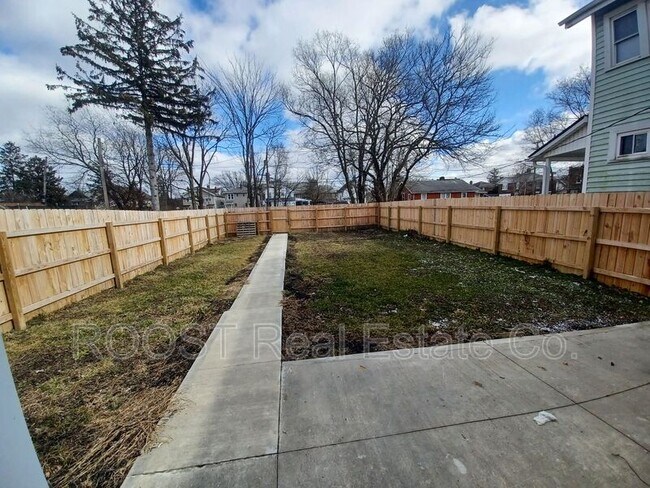 Foto del edificio - 724 Seymour Ave