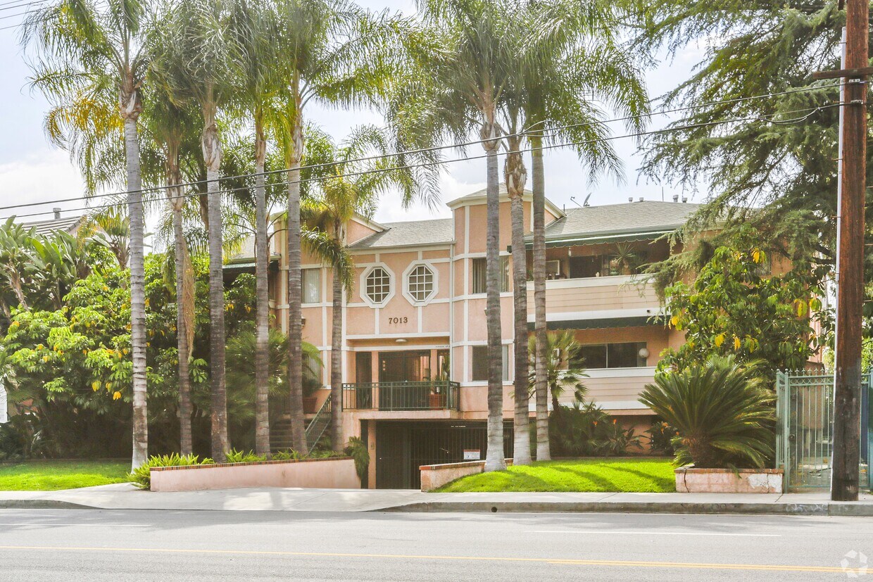 7013 Haskell Ave Apartments Van Nuys Ca Apartments Com