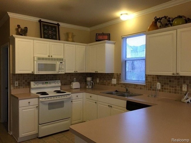 Building Photo - 22475 Trillium Dr