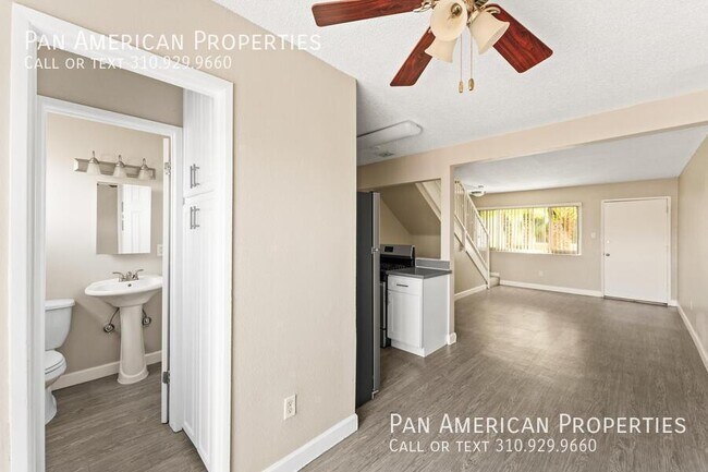 Foto del edificio - 8183 McFadden-02