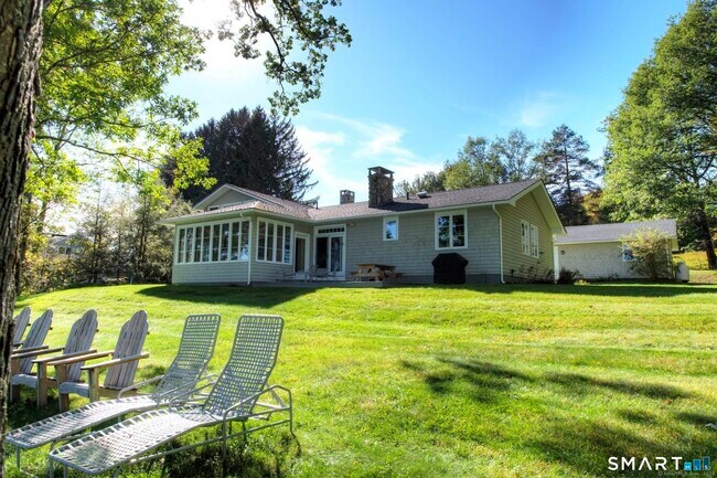 Foto del edificio - 63 Old Cne Rd