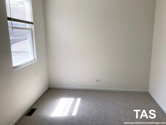 Foto del edificio - 2638 N Halsted St