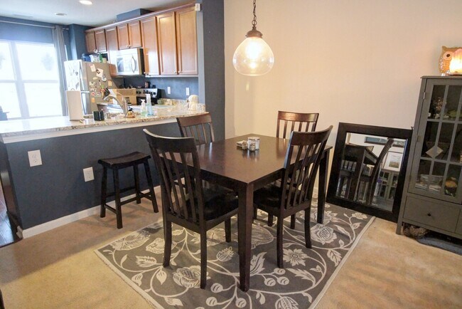 Building Photo - 3bd/3.5ba Spacious 3 Floor Townhouse in Durham's Stratford Lakes Neighborhood!